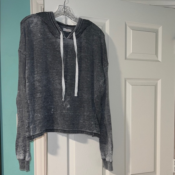 Colsie Heather Gray Sweatshirt - Picture 1 of 3
